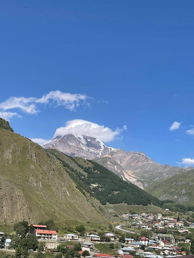 Soso Burduli'S Guesthouse Kazbegi Exterior foto